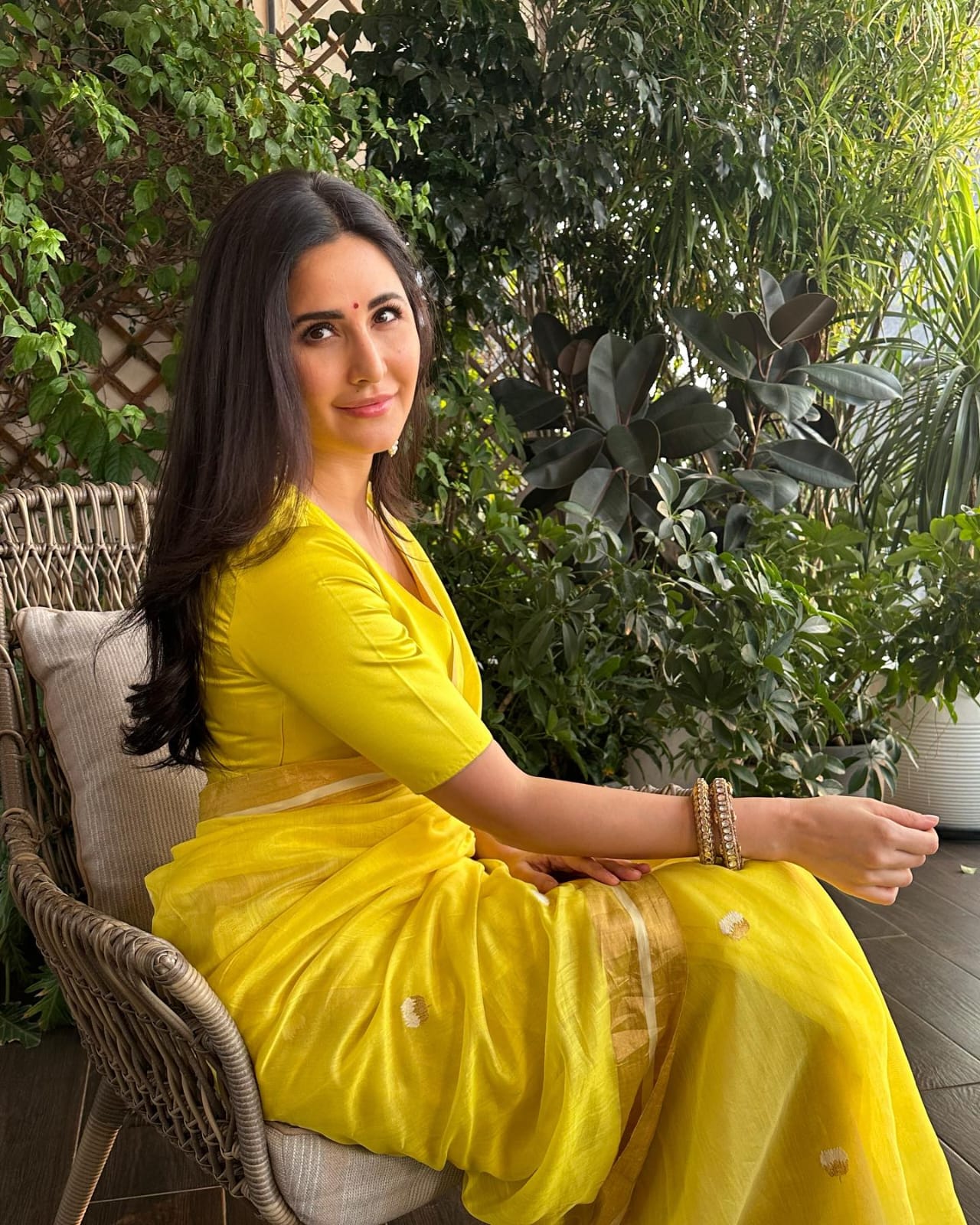 This Is How Alia Bhatt Reacted To See Katrina Kaif In Yellow Saree In Her Latest Post On Instagram!!