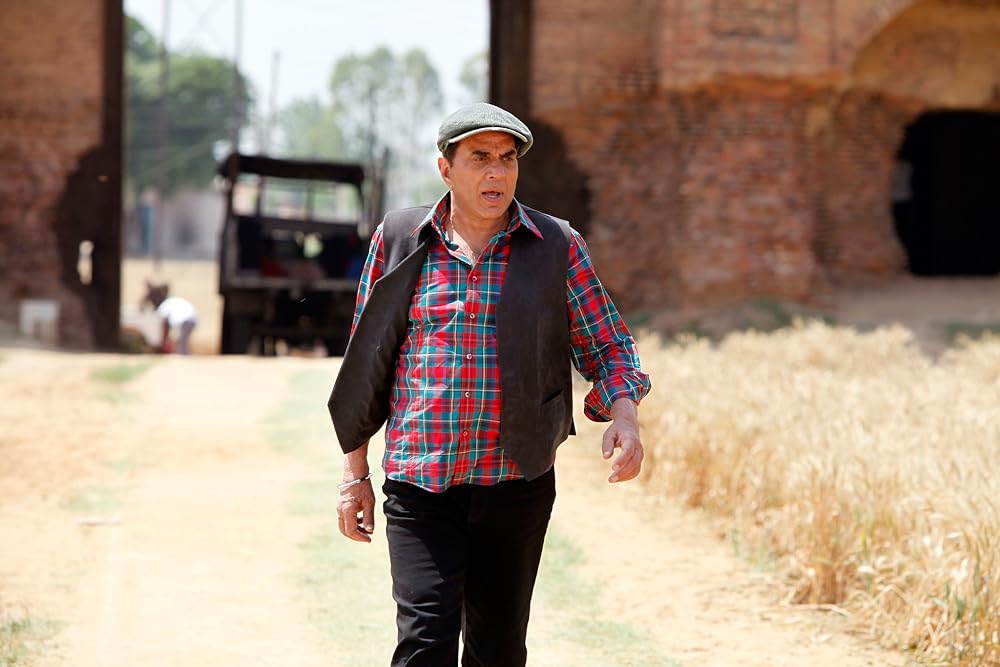 Karan Johar Felt Awkward While Explaining RRKPK’s Kissing Scene To Dharmendra!!