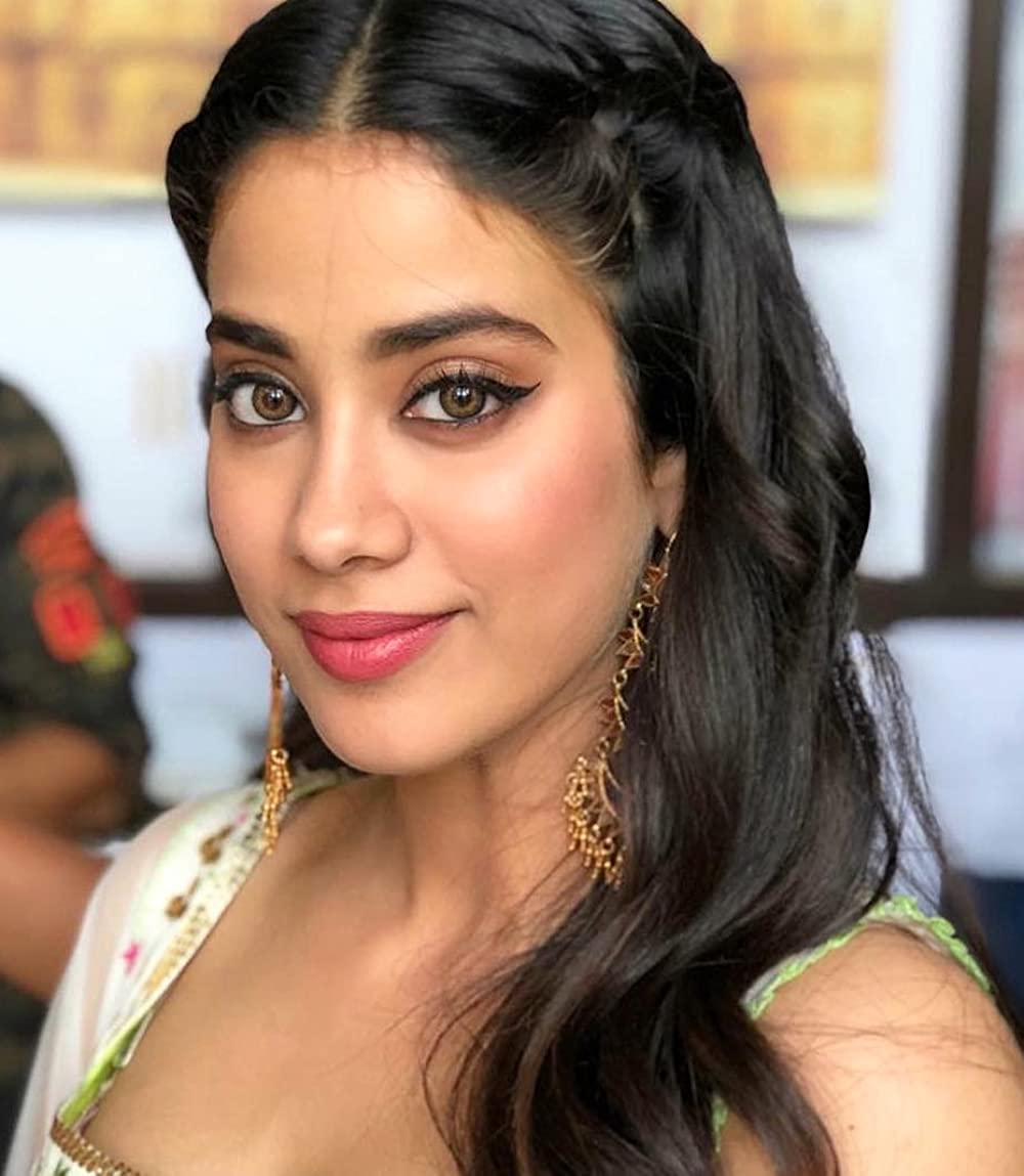 This Is What Janhvi Kapoor Advised Her Sister Khushi Kapoor about Criticism!!