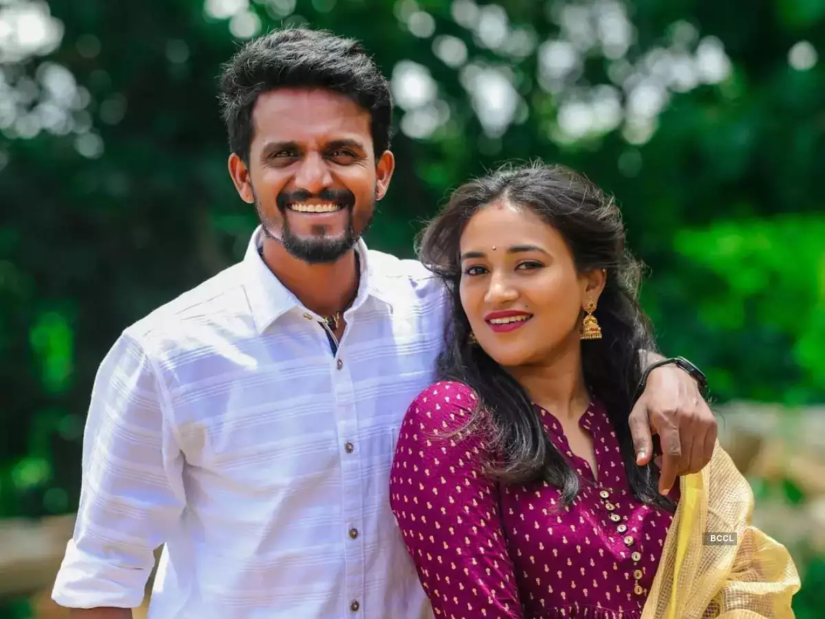 Kirik Keerthi Biography, Age, Height, Wife, Movies, Wife And Family