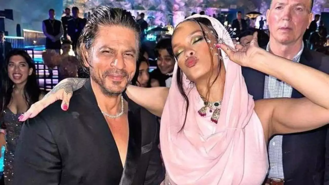 Take A Look At Shah Rukh Khan And Rihanna’s Unseen Pic From Pre-Wedding Bash!!!