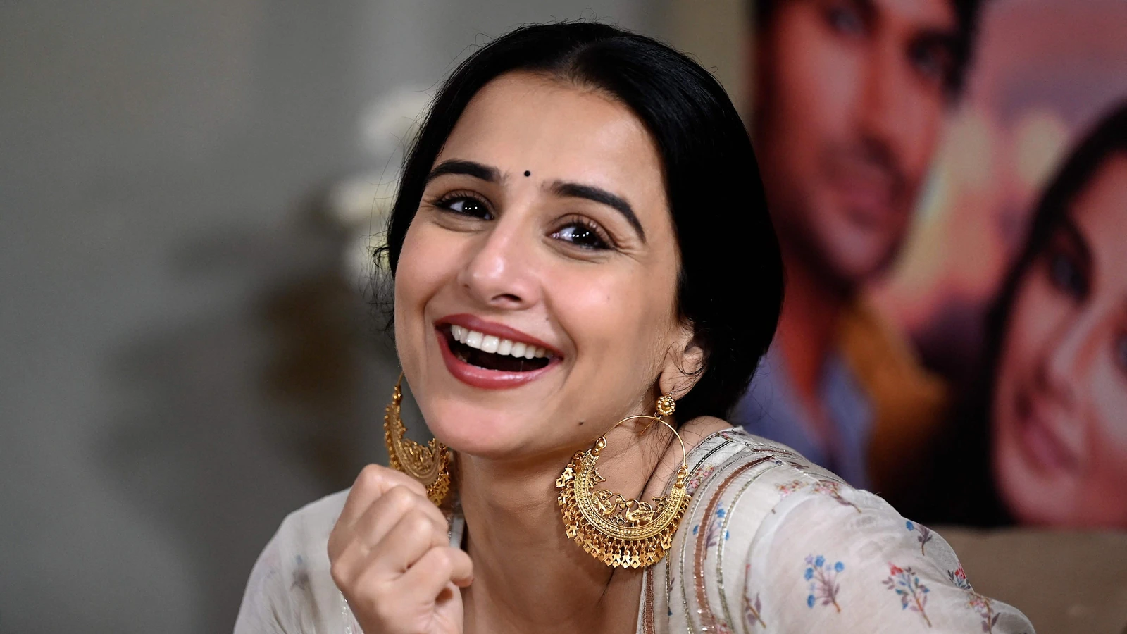 This Is How Vidya Balan Cheered For Kareena Kapoor, Tabu, and Kriti Sanon’s Film Crew!!!