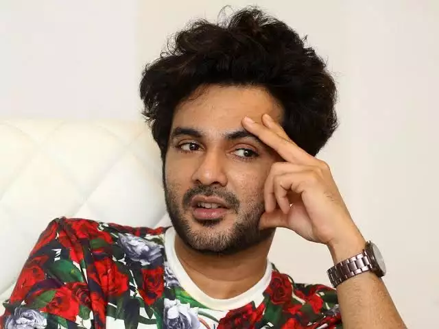 Siddu Jonnalagadda Biography, Age, Height, Career, Net Worth, Girlfriend