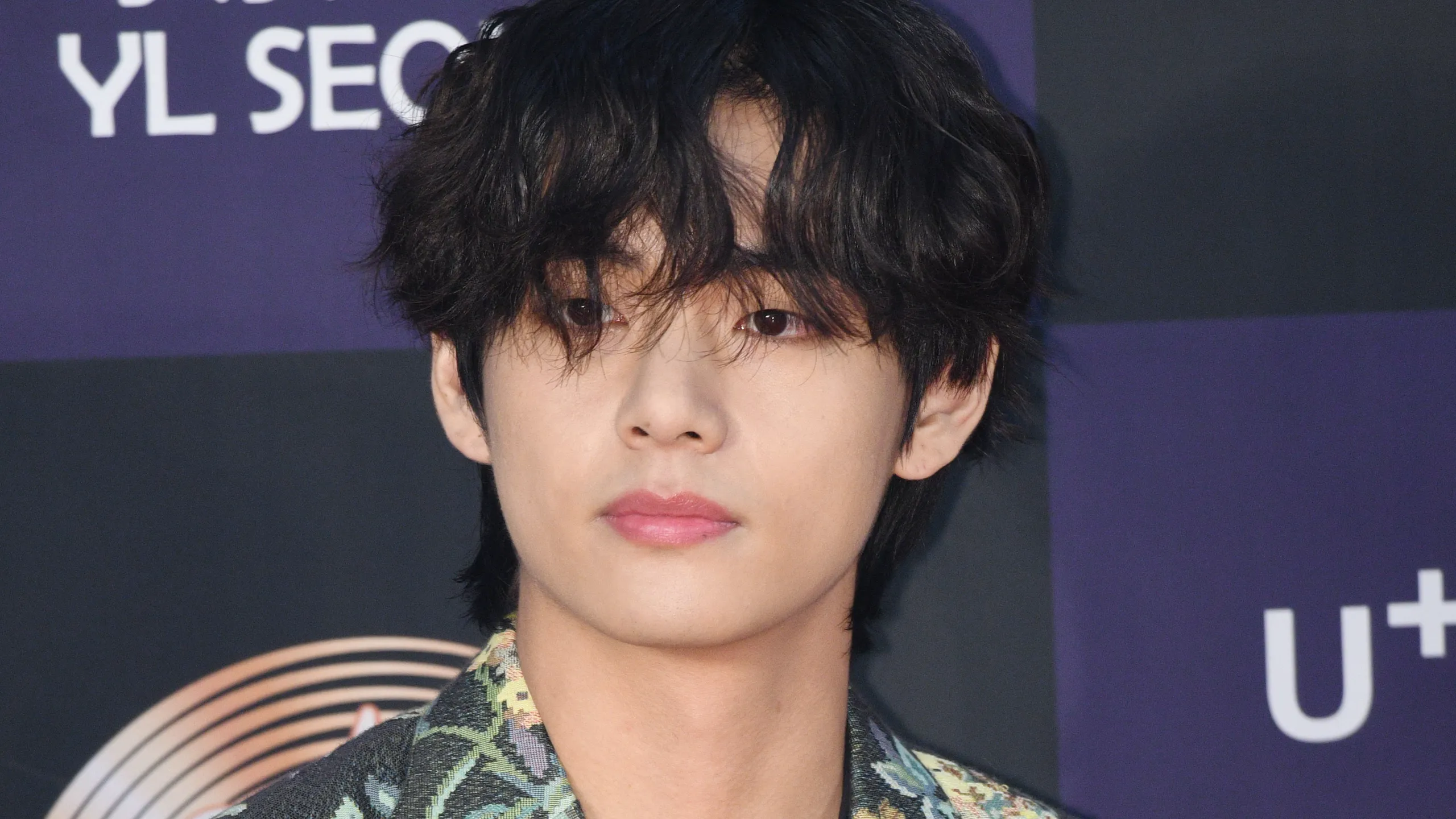 Kim Taehyung (V) Biography, Age, Height, Career, Net Worth