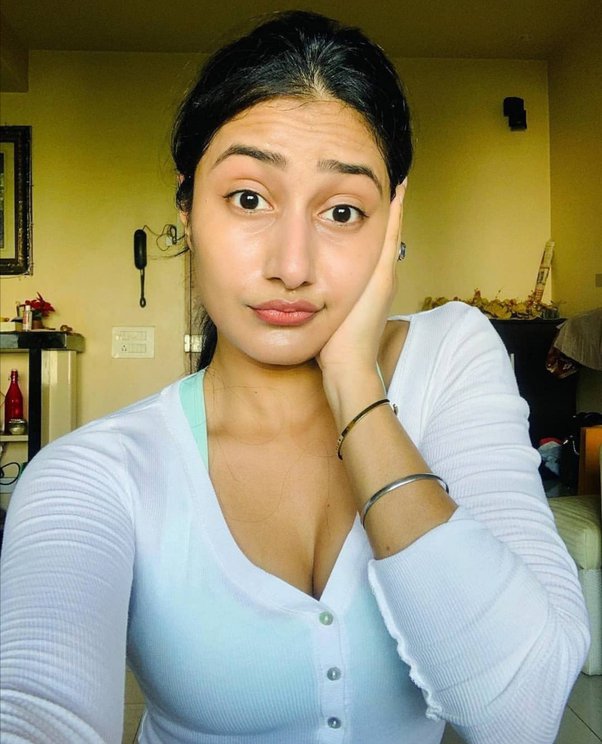 Dhanashree Verma Biography, Age, Height, Career, Net Worth