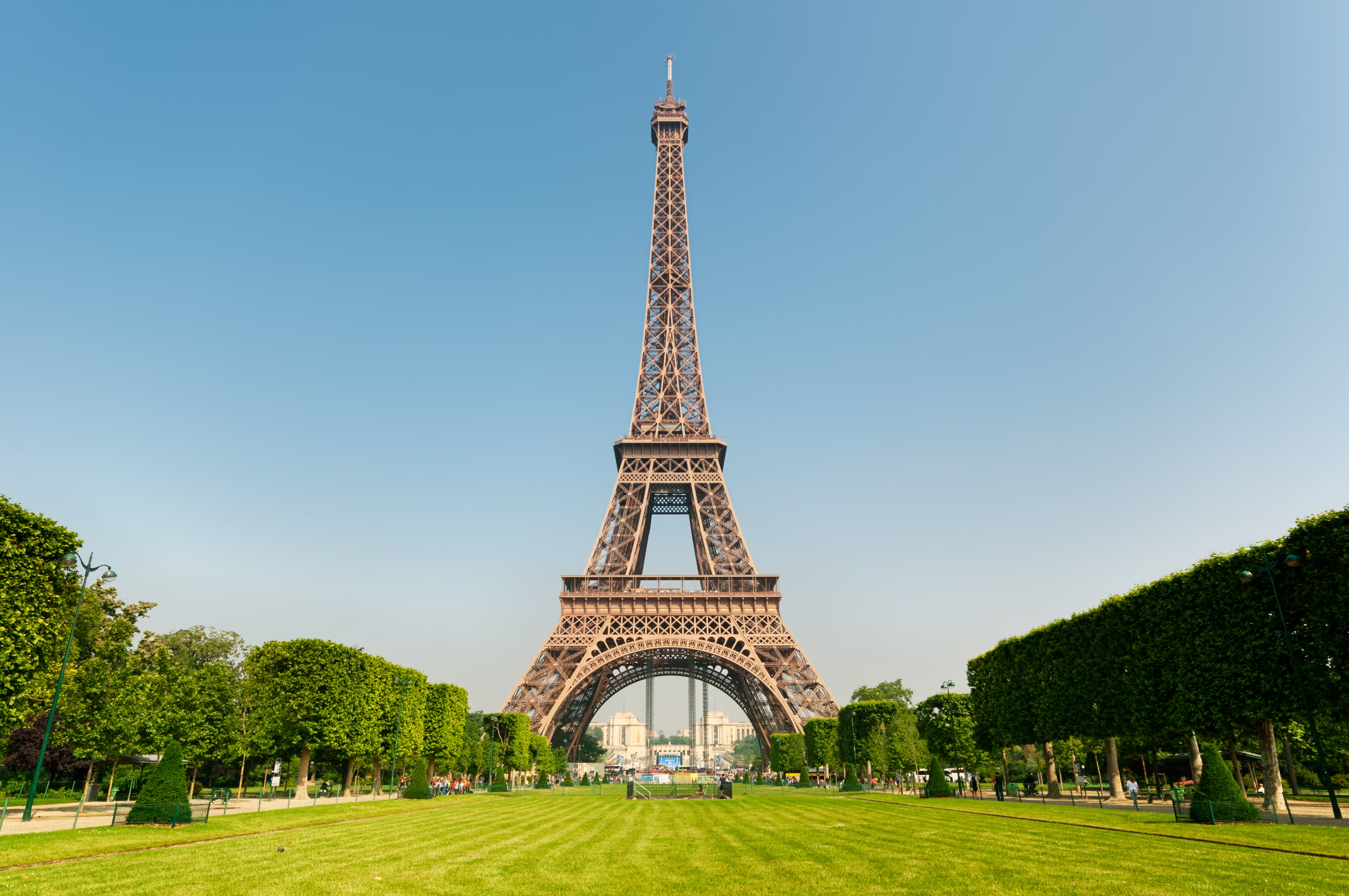 Top 12 Eiffel Tower Facts