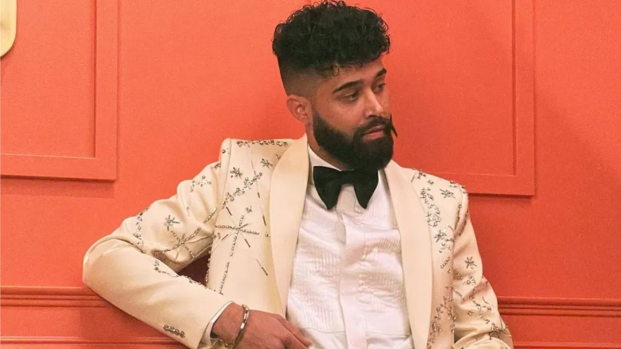 AP Dhillon Age, Education, Girlfriend, Career, Net Worth, Biography