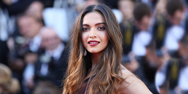 deepika11569318068121png