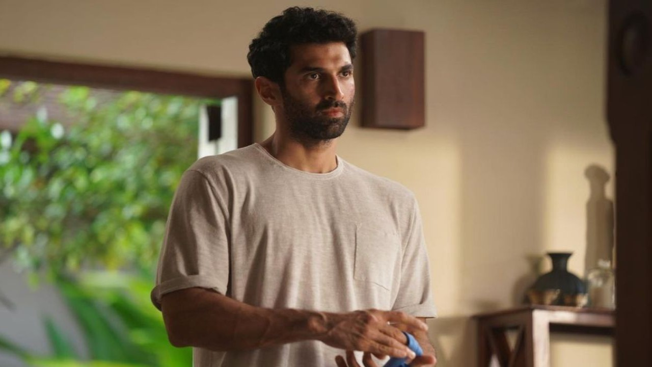 Know About The Dating Life Of Aditya Roy Kapoor