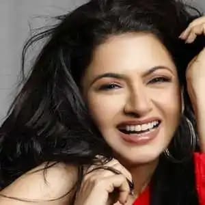 Bhagyashree Net Worth, Income, Family, Bio In 2025