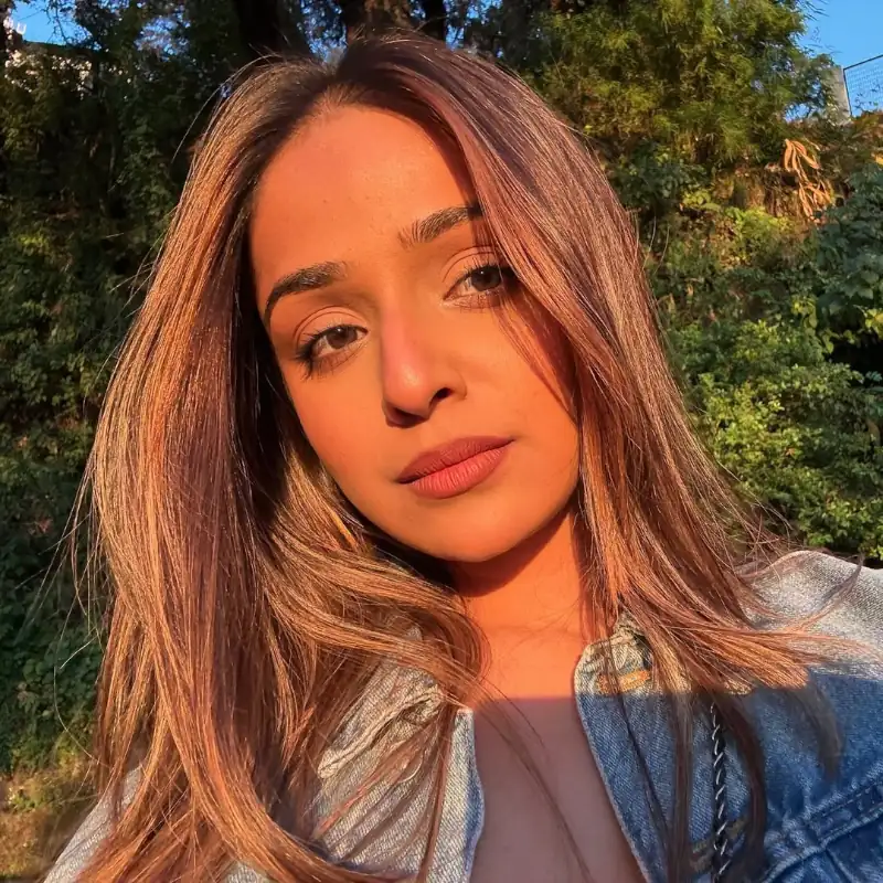 Navya Tiwari Age, Biography, Boyfriend, Family, Marriage, Actress, Music