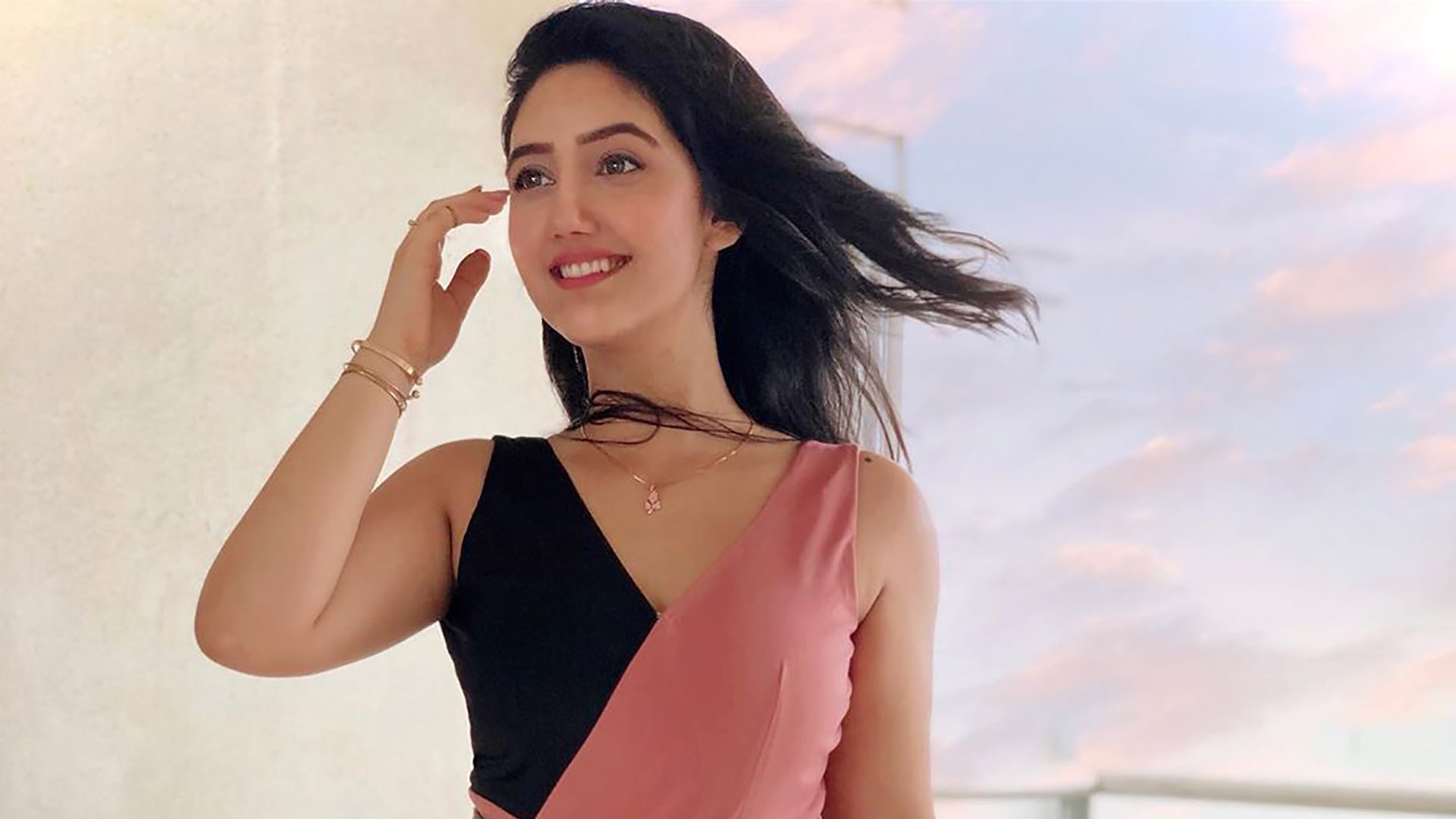 Ashnoor Kaur Age, Height, Weight, Size, DOB, Boyfriend, Family, Biography In 2025