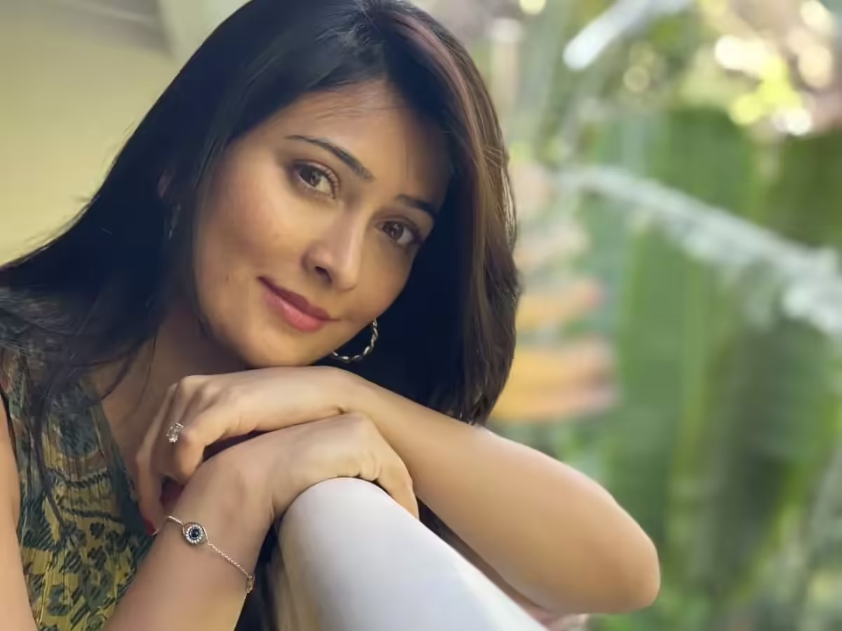 Radhika Pandit Age, Height, Weight, Size, DOB, Husband, Family, Biography In 2025