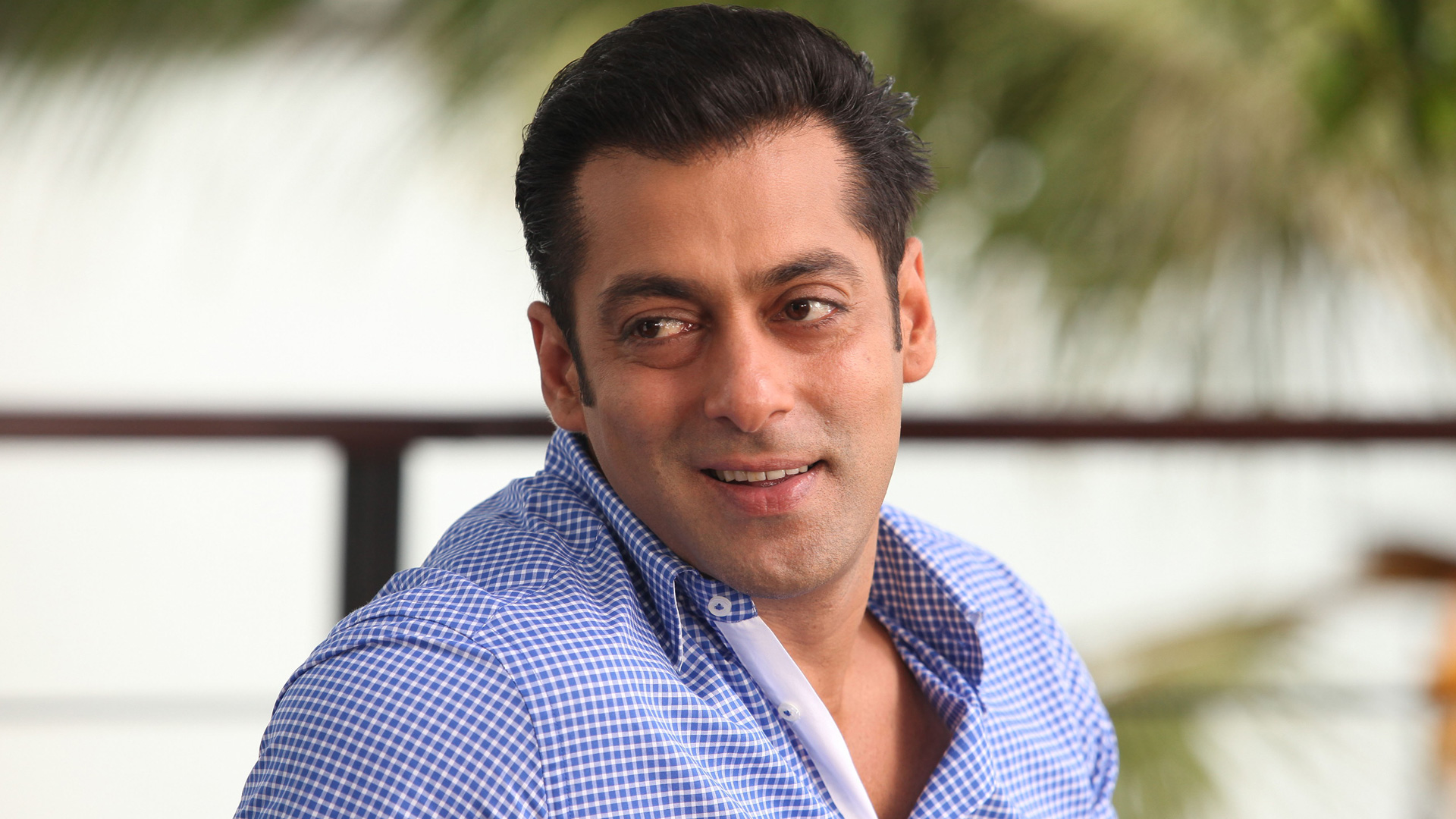 Salman Khan Age, height, Weight, Size, Girlfriends, Family, Biogrphy In 2025