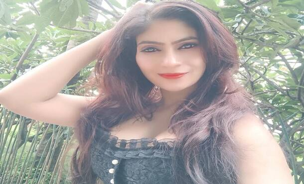 Simran Kapoor Age, Wiki, Biography, Family, Boyfriend, Net Worth, Movies