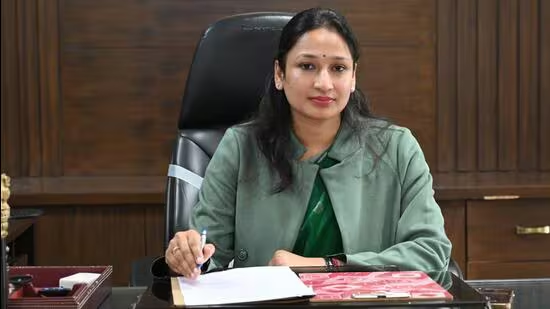 IAS Komal Mittal Biography, Age, Height, Career, Net Worth